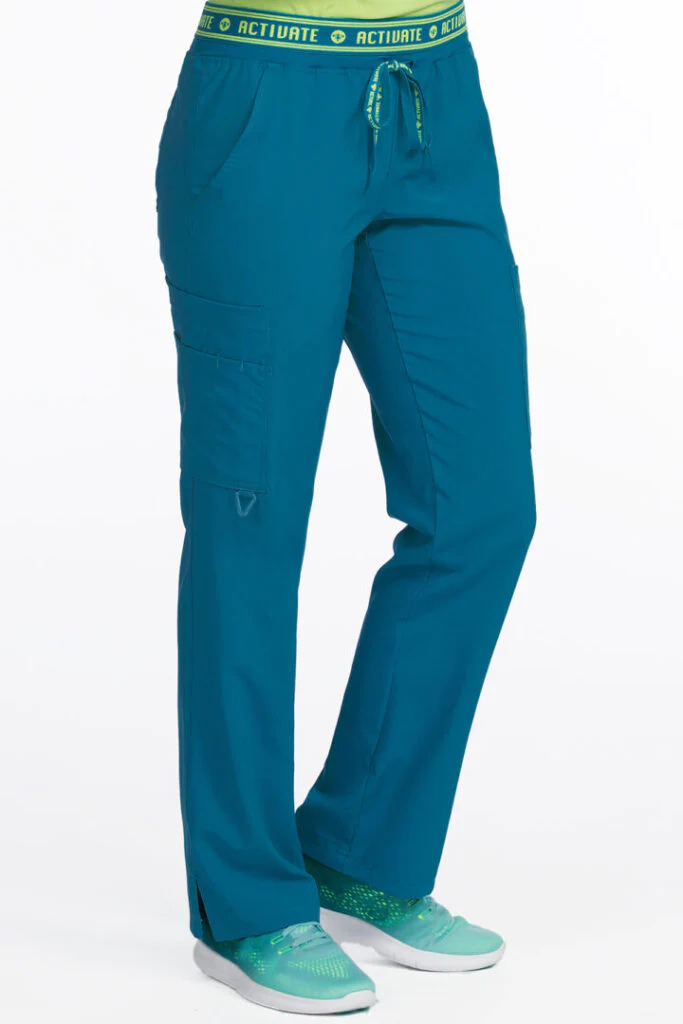Pantalones de trabajo con bolsillos cargo Activate Tall Yoga de Med Couture en liquidación