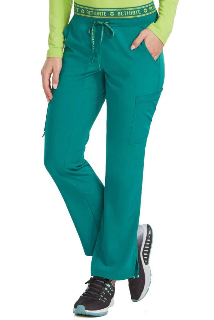 Pantalones de trabajo con bolsillos cargo Activate Tall Yoga de Med Couture en liquidación