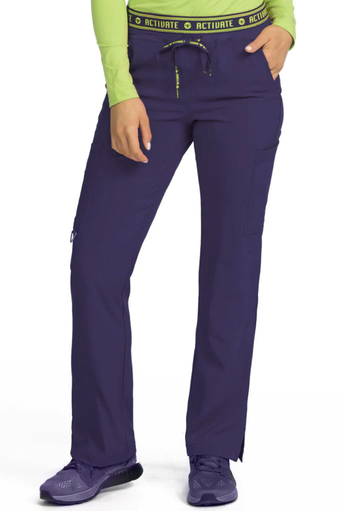 Pantalones de trabajo con bolsillos cargo Activate Tall Yoga de Med Couture en liquidación