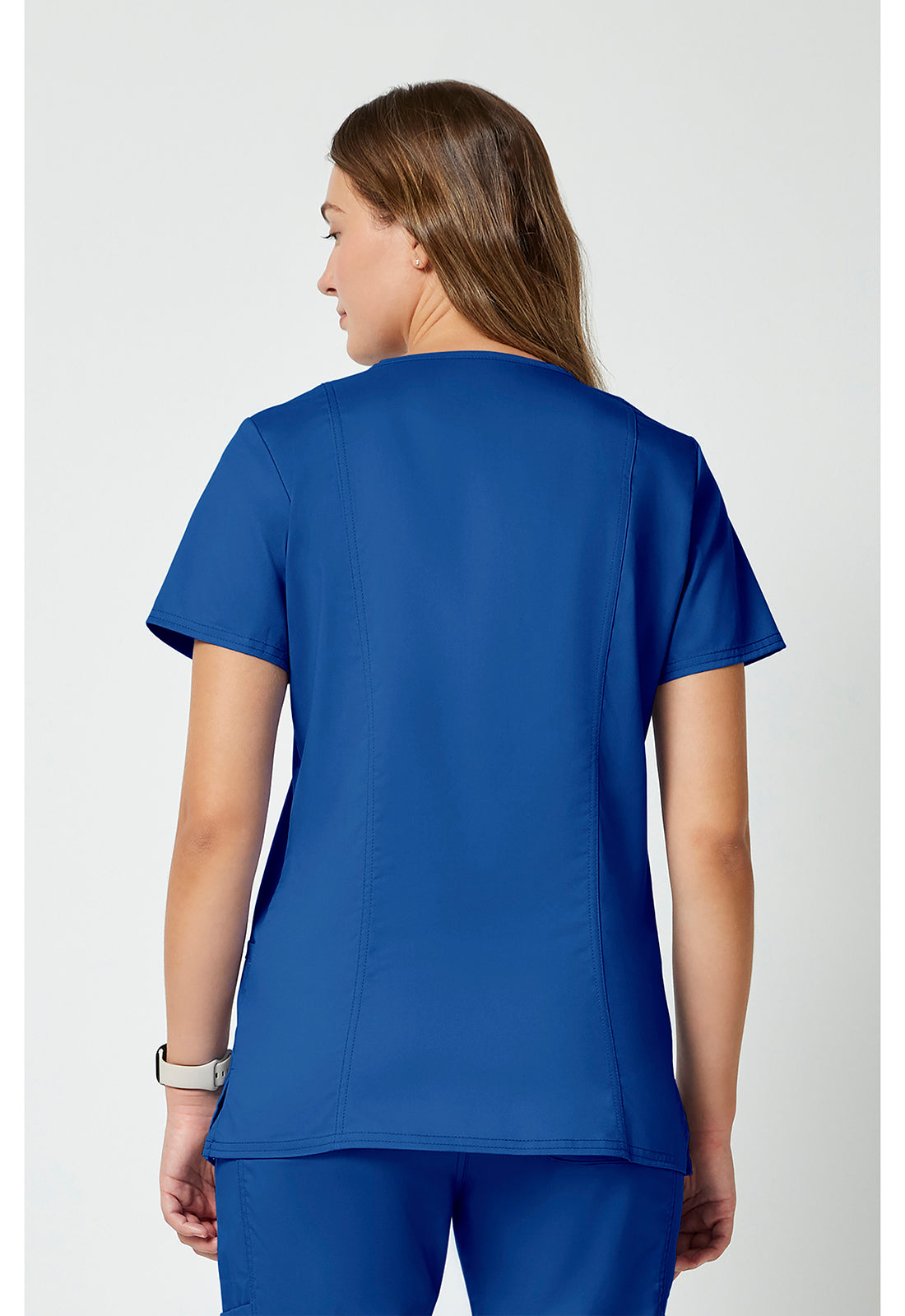 Haut de travail Cherokee Revolution pour femme à col en V avec logo NYC Health + Hospitals | Soins infirmiers