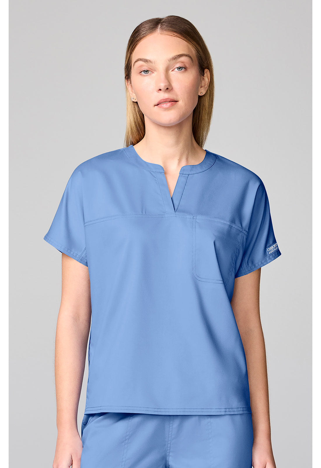 Haut de blouse Cherokee Workwear Revolution à col officier et à rentrer