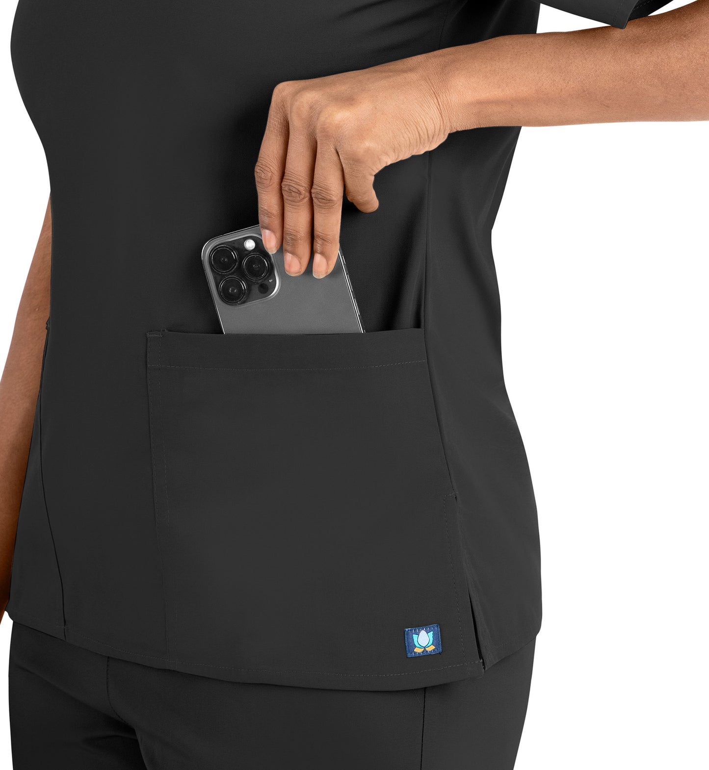 Maevn Core Classic: blusa médica con cuello en V