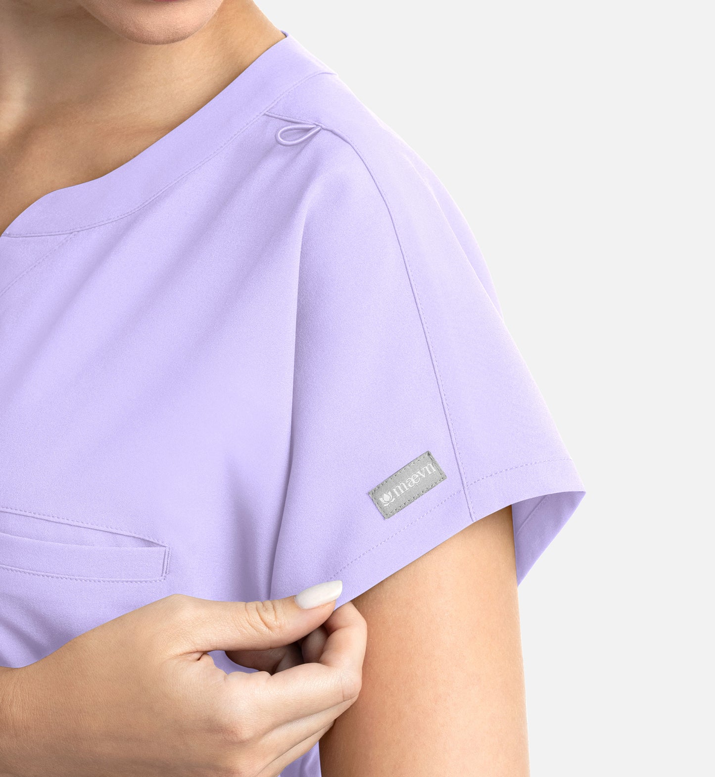 Blusa médica con pliegues Dolman Momentum de Maevn