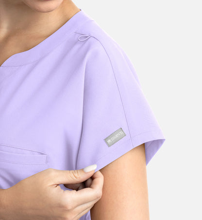 Blusa médica con pliegues Dolman Momentum de Maevn